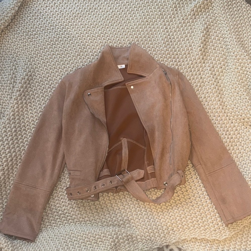 Magnolia Boutique tan suede motto jacket with belt